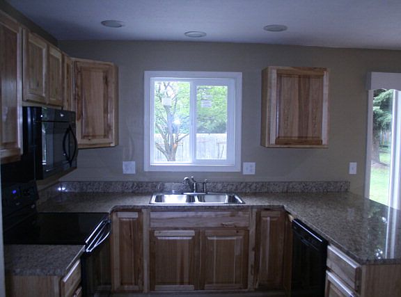 2nd image of 2321 Chantilly Ct