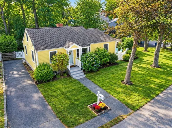 54 Joclyn Ave, Framingham, MA 01701