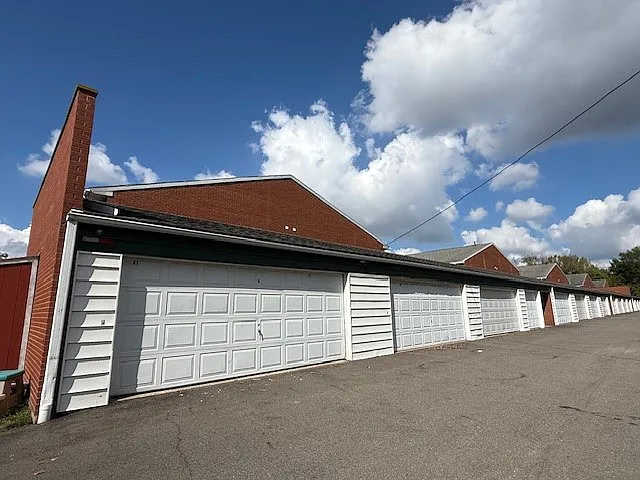 2 bed, 800 sqft, $1,000 — Photo 2