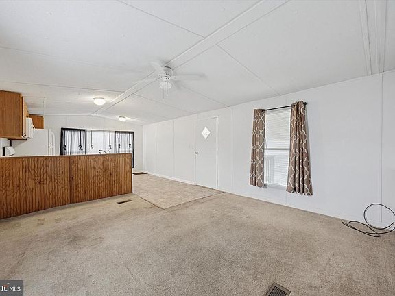 2nd image of 20 Winterset Rd