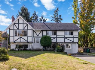 1817 Hartwood Pl, Saanich, BC V8N 1H9