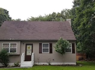 154 W Bartlett Rd, Middle Island, NY 11953