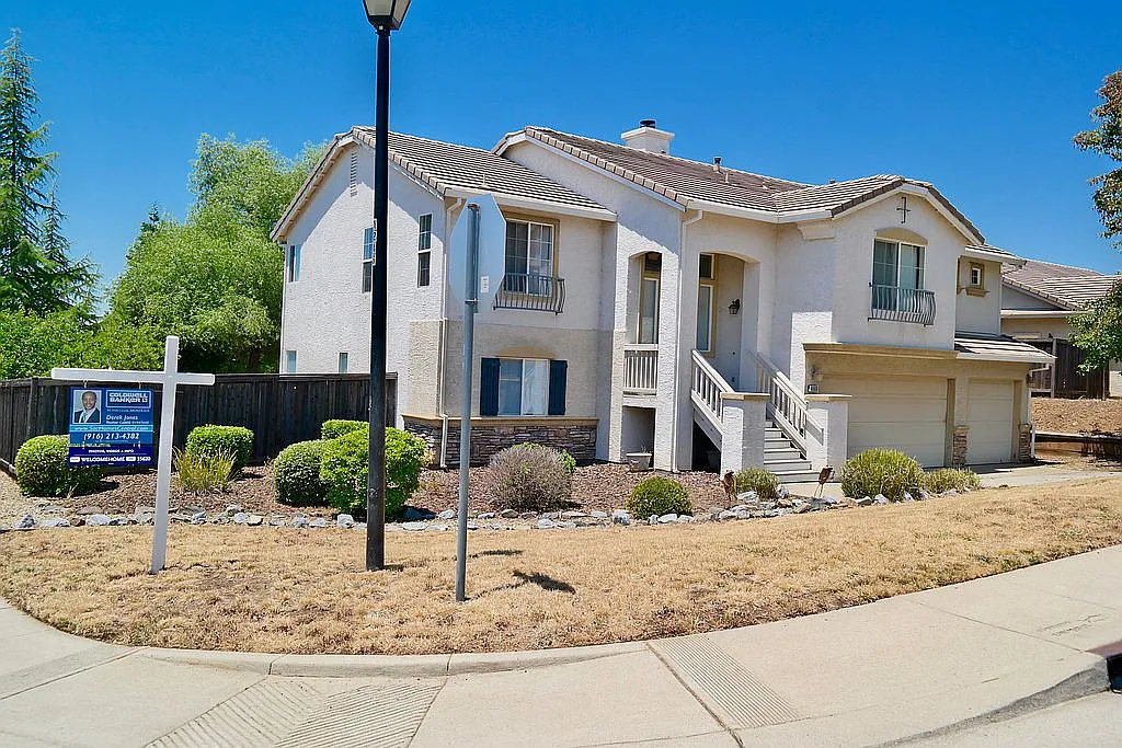 4060 Prairie Falcon Dr photo 1