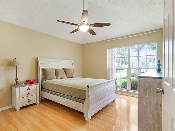 3rd image of 1036 Hardwood Dr