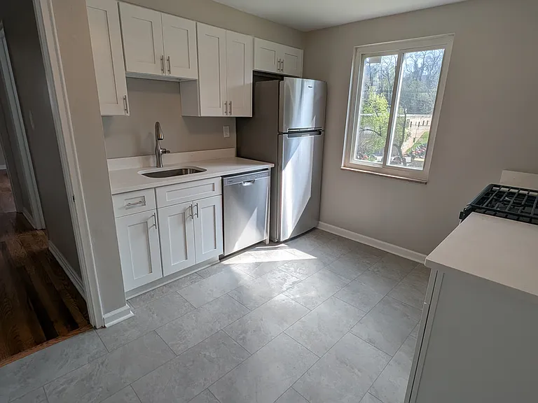 4235 Willow Ave — Photo 2