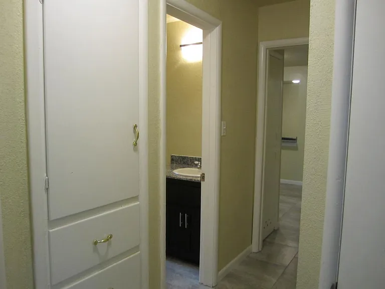 1530 Melrose Dr — Photo 16