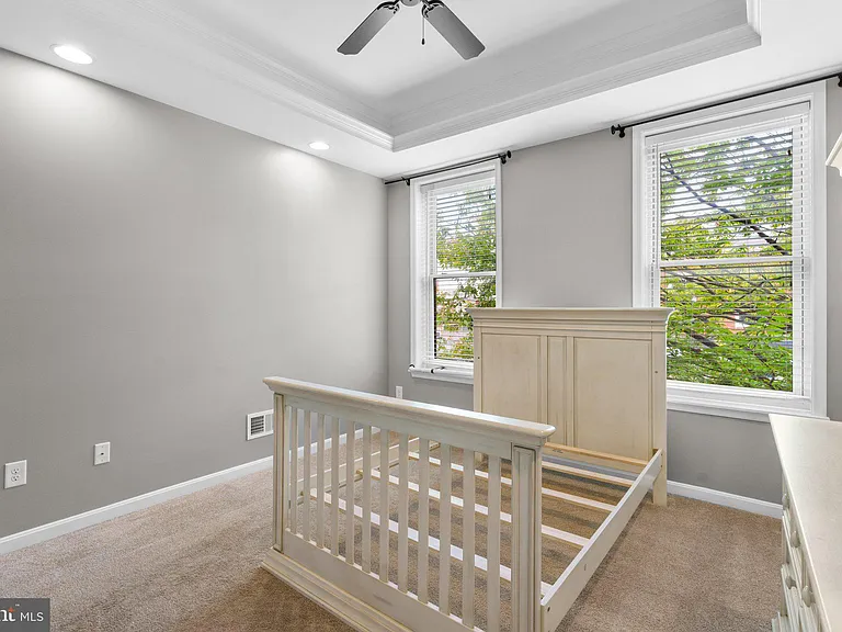 300 S Robinson St — Photo 28
