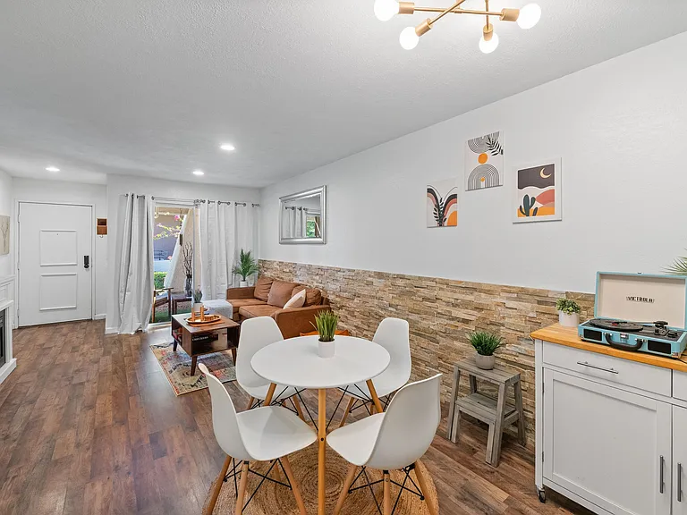 510 N Villa Ct #100 — Photo 13