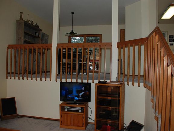 4th image of 733 E Miles Ave