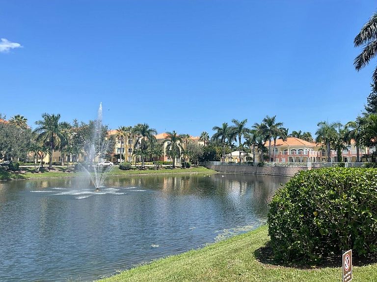 Residences At Legacy Place Condominiums - Palm Beach Gardens, FL | Zillow