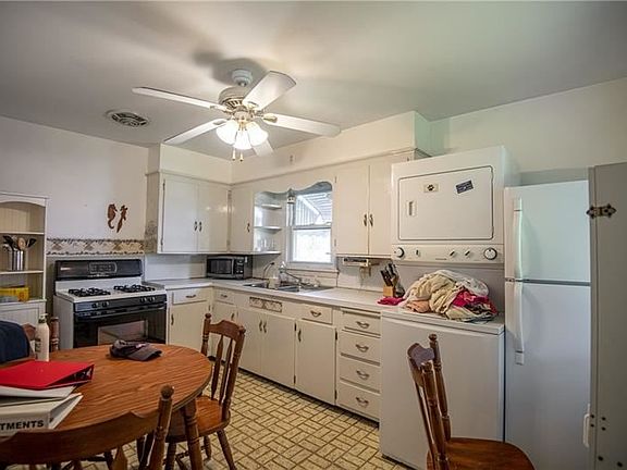 4th image of 719 McClure Ave
