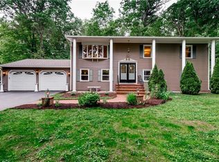 97 Smith Ave, Smithfield, RI 02828