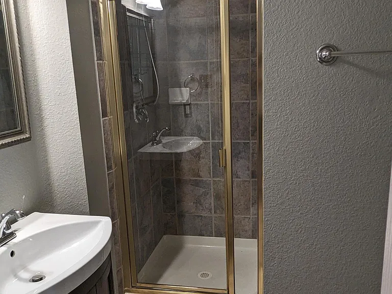 5001 Highlands Dr — Photo 11