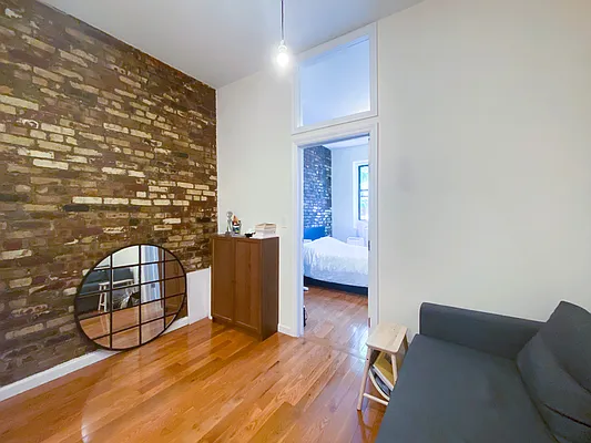 Rented by City Connections Realty | media 27