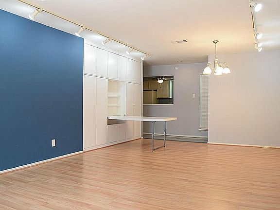5th image of 881 Wax Myrtle Ln #9