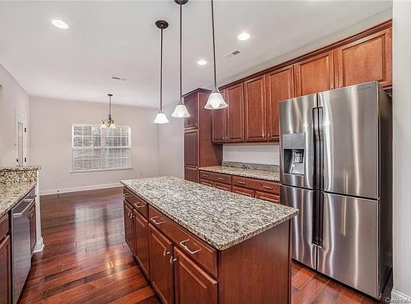4th image of 1007 Garden Rose Ct
