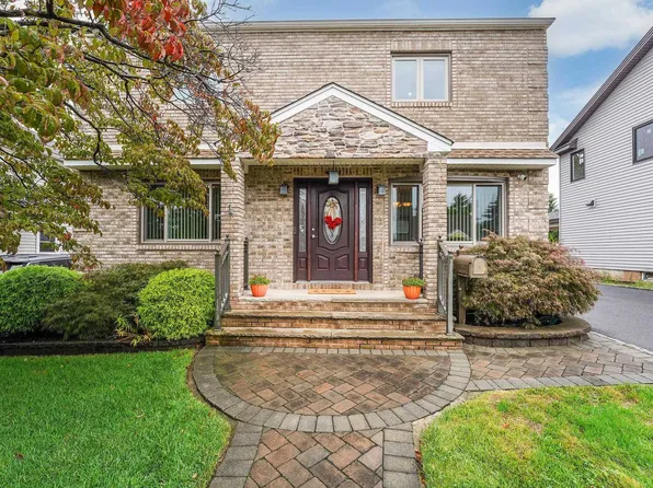 19 Pleasant View Ter, Wallington, NJ 07057