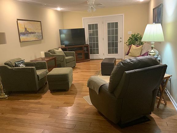 Living room w/hickory floor