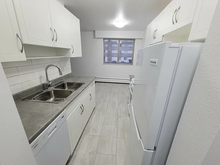 274 W 2nd St #207 — Photo 18