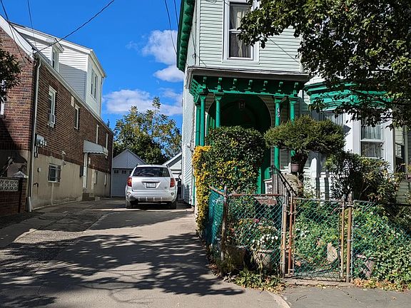 2nd image of 11 Sylvia St #12