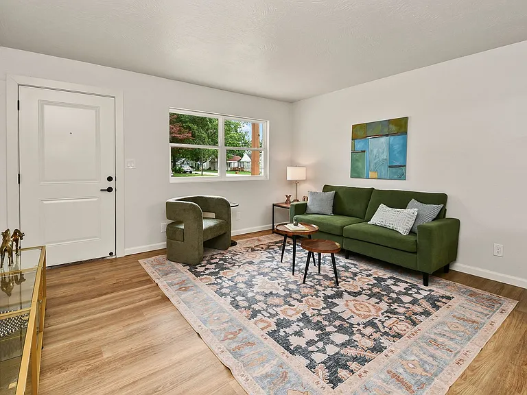 2035 S Florence Ave — Photo 119