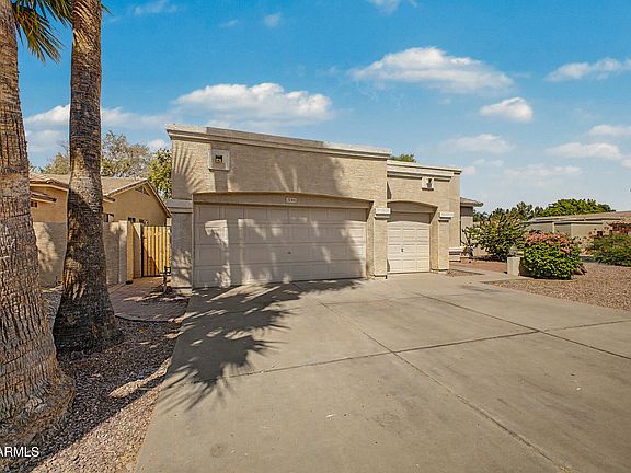 2nd image of 530 S BAHAMA Drive