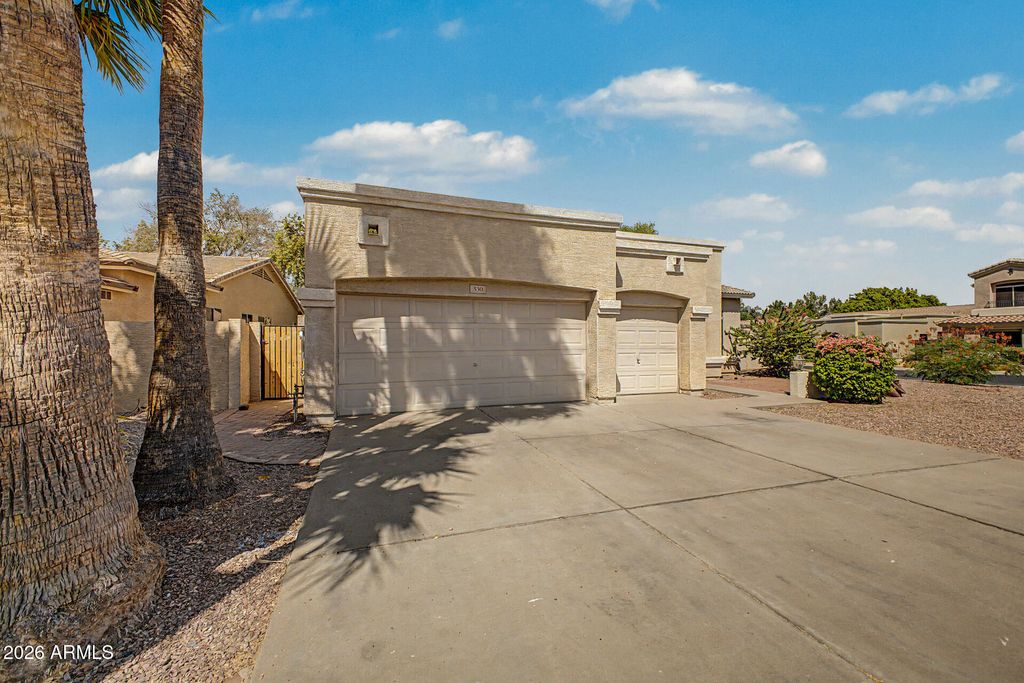 530 S BAHAMA Drive, Gilbert, AZ - View 2