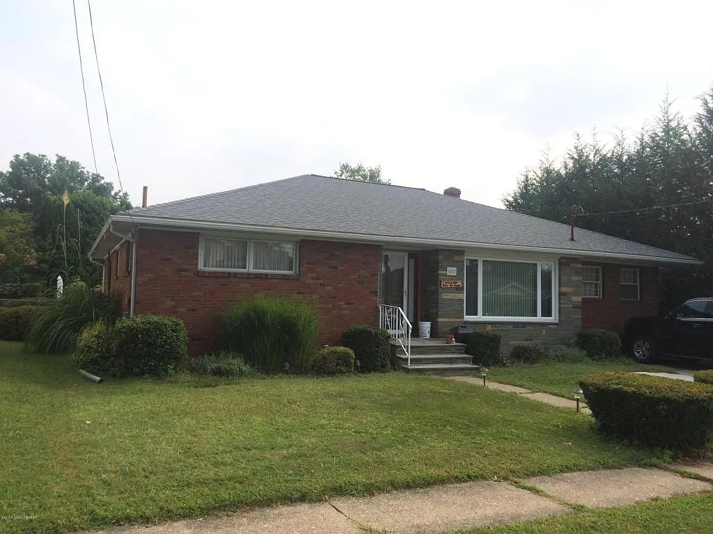 45 Conwell St photo 1