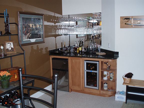 Granite wetbar