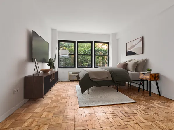 120 East 36th Street image 3 of 6
