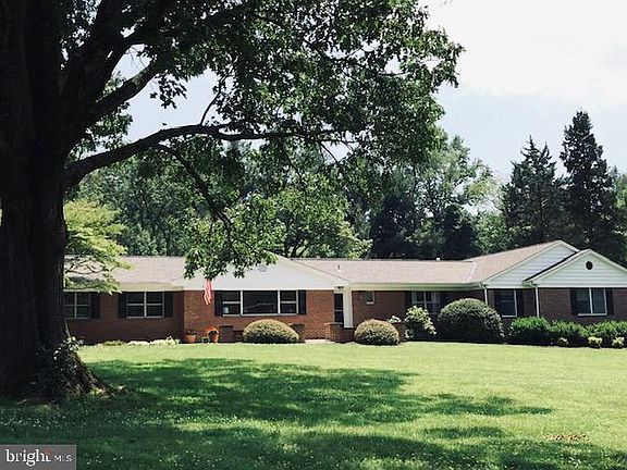 2nd image of 11431 Fairfax Dr
