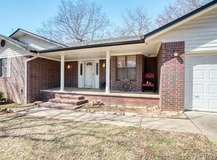 1201 N Iroquois Ave, Chouteau, OK 74337