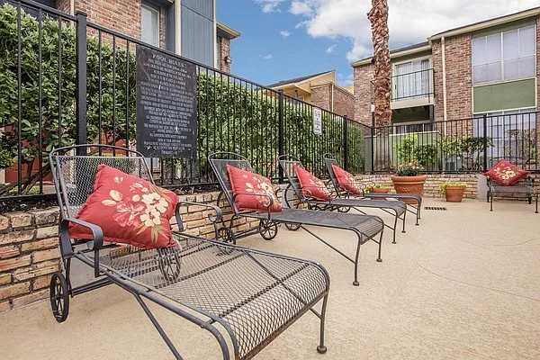 Lafayette Green Apartment Homes — Photo 7