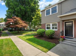 2555 NW Savier St APT 18, Portland, OR 97210