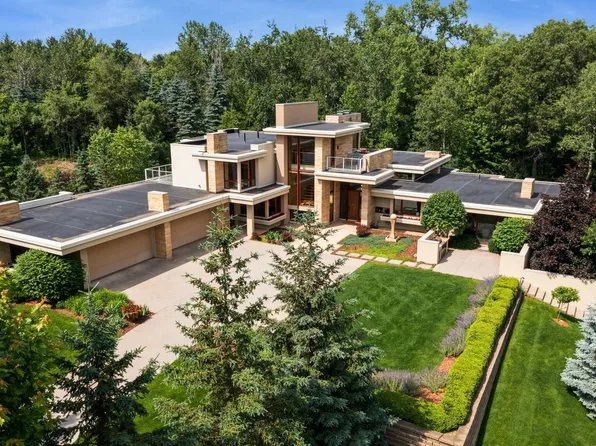 685 Hidden Creek Trl, Mendota Heights, MN 55118