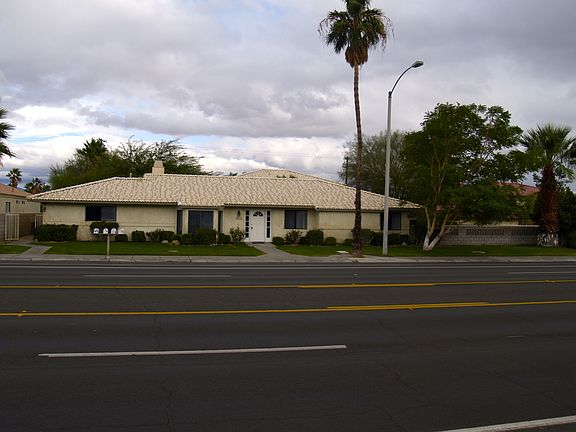 GRASS FRONT YARD