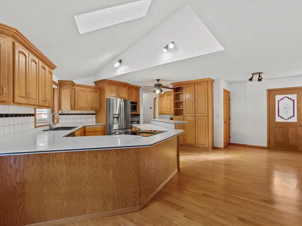 9016 Jackson Ave, Lexington, MN 55014