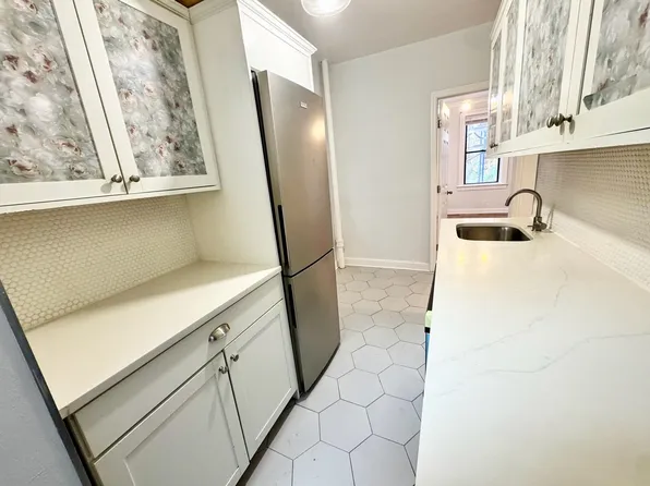 275 Harrison Avenue image 5 of 15