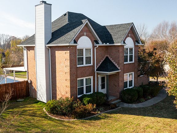 4th image of 404 Cedar Brook Dr