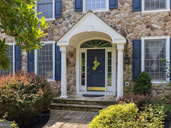4th image of 112 Charlestown Hunt Dr