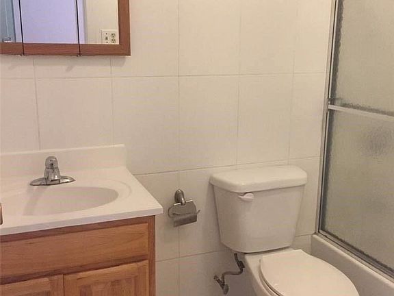 3rd image of 1335 Bell Blvd APT 2
