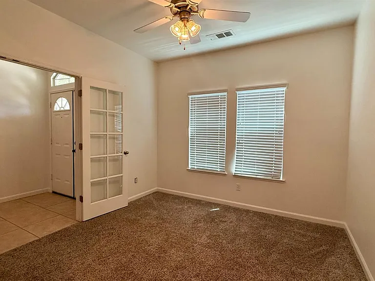 1548 W Hampton Cir — Photo 4