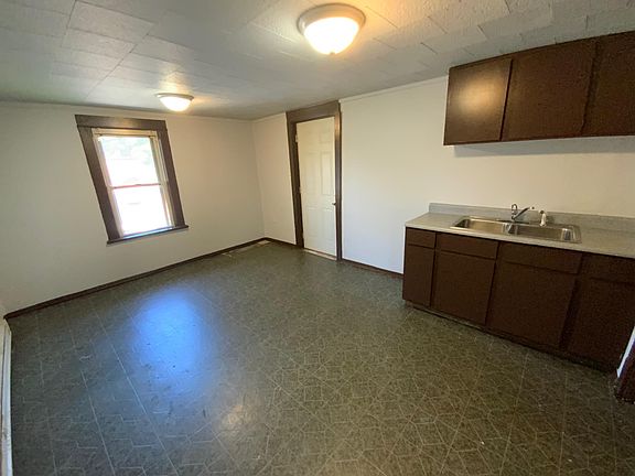 4th image of 614 Commercial St #5