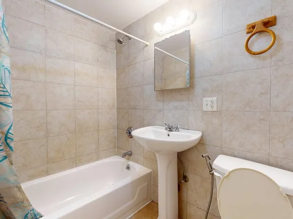 418 73rd Street image 18 of 22