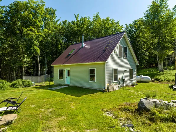 185 Durham Bridge Road, Newport, ME 04953