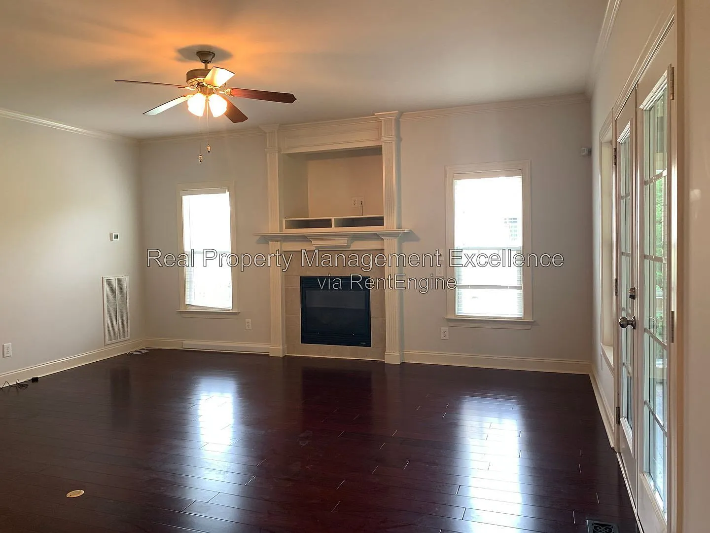 4 bed, 2.5 bath, 2965 sqft, $2,495 — Photo 4