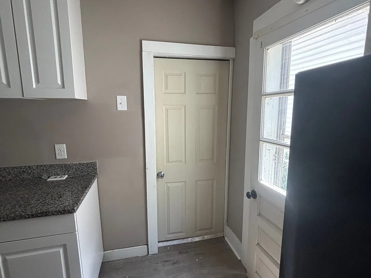 1 bed, 1.0 bath, 700 sqft, $1,050 — Photo 4