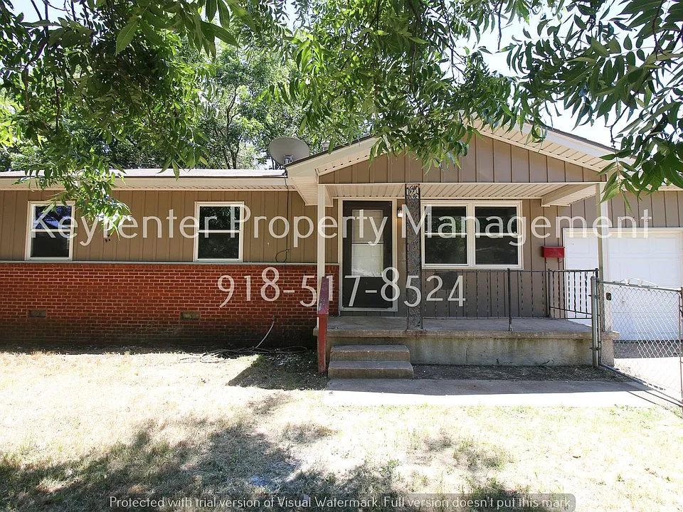 1362 E 52nd St N