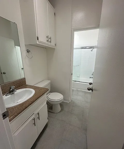 1409 Midvale Ave — Photo 4