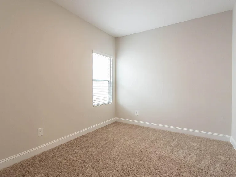 460 Legacy Dr — Photo 14